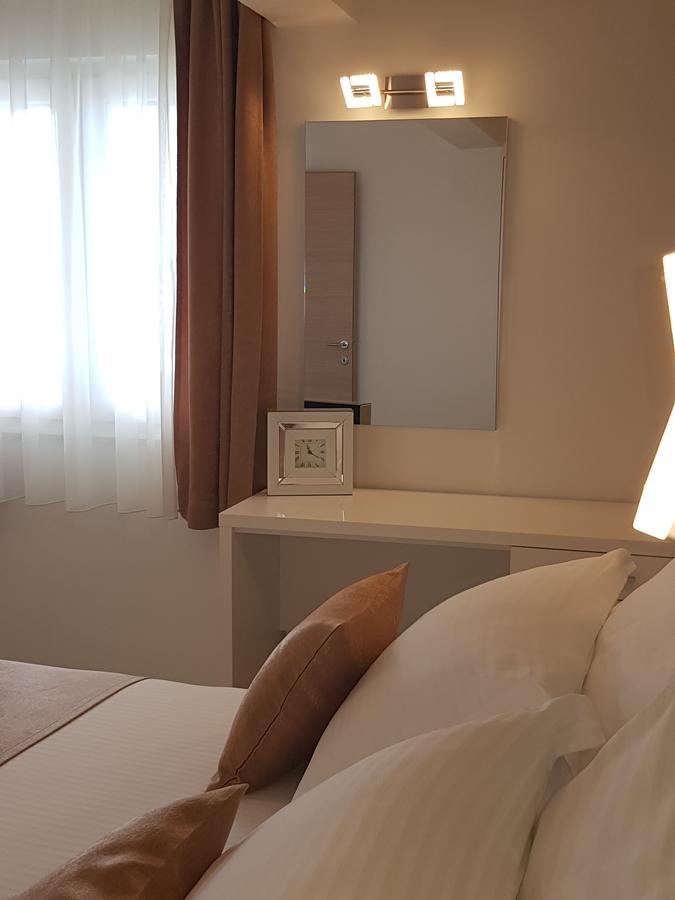 Apartments Petricevic Подстрана Экстерьер фото