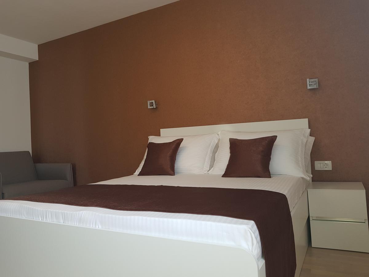 Apartments Petricevic Подстрана Экстерьер фото