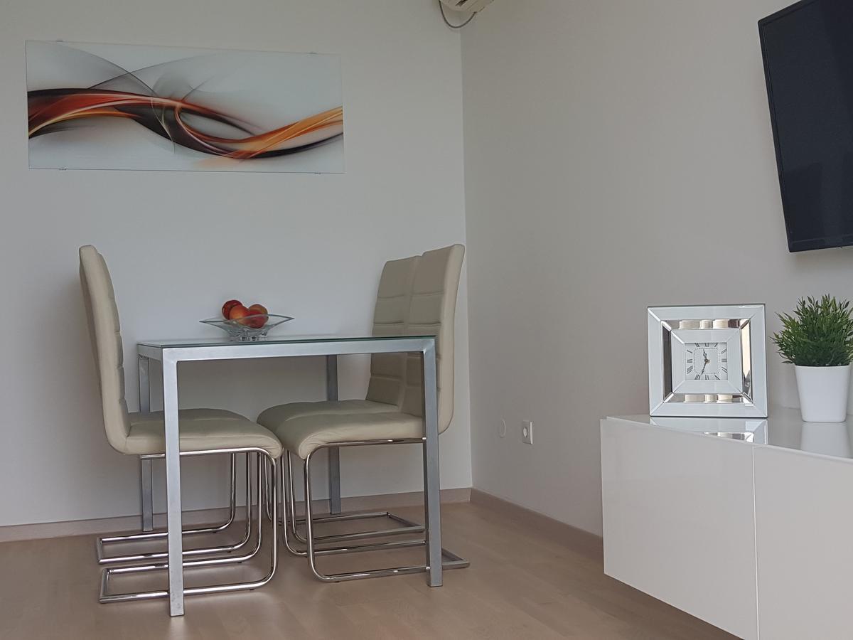 Apartments Petricevic Подстрана Экстерьер фото