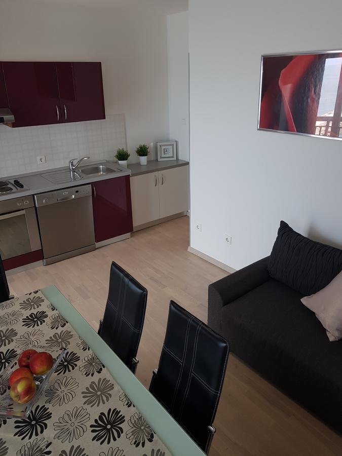 Apartments Petricevic Подстрана Экстерьер фото