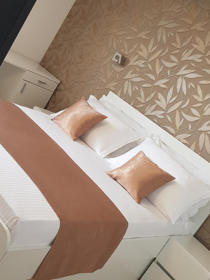 Apartments Petricevic Подстрана Экстерьер фото