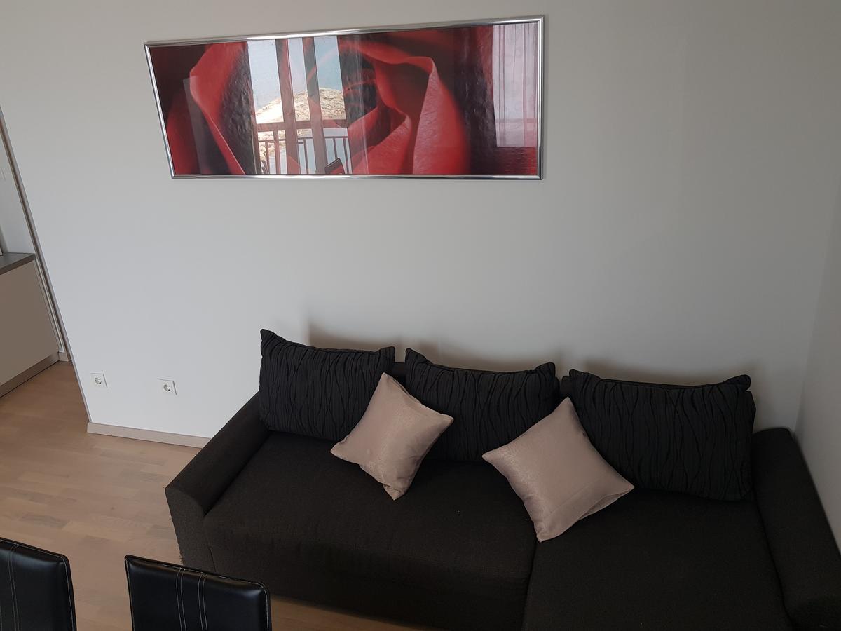Apartments Petricevic Подстрана Экстерьер фото