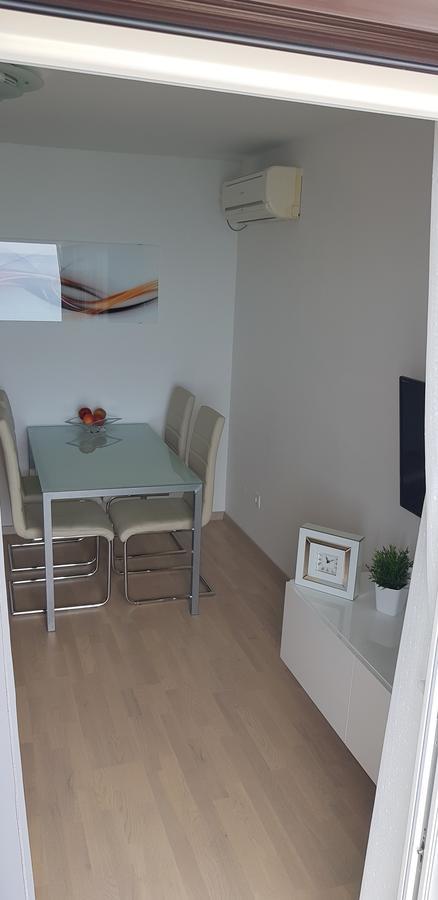 Apartments Petricevic Подстрана Экстерьер фото