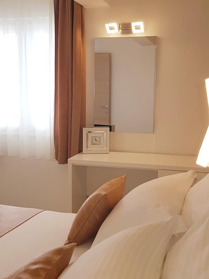 Apartments Petricevic Подстрана Экстерьер фото