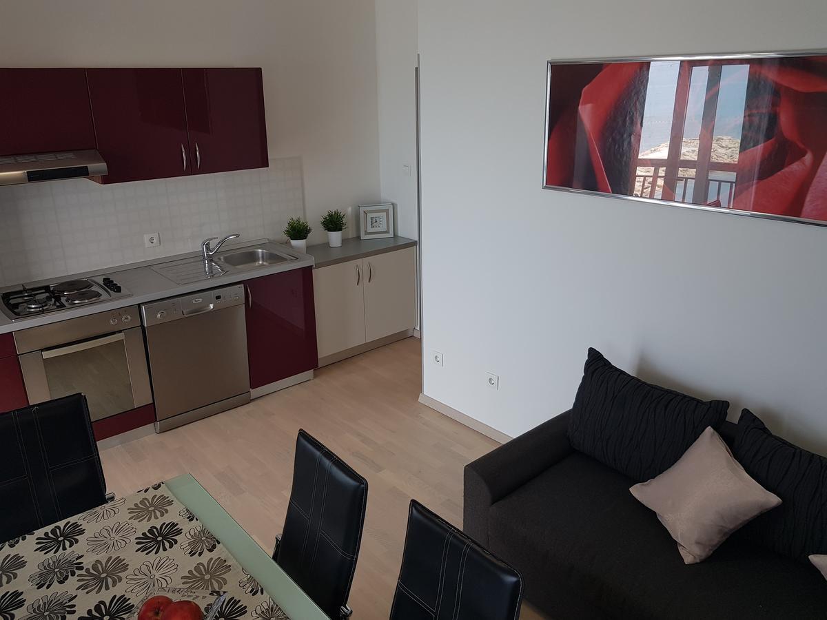 Apartments Petricevic Подстрана Экстерьер фото
