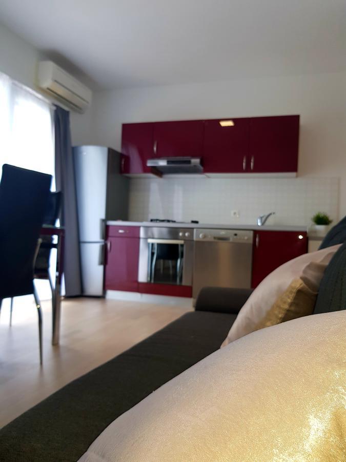 Apartments Petricevic Подстрана Экстерьер фото