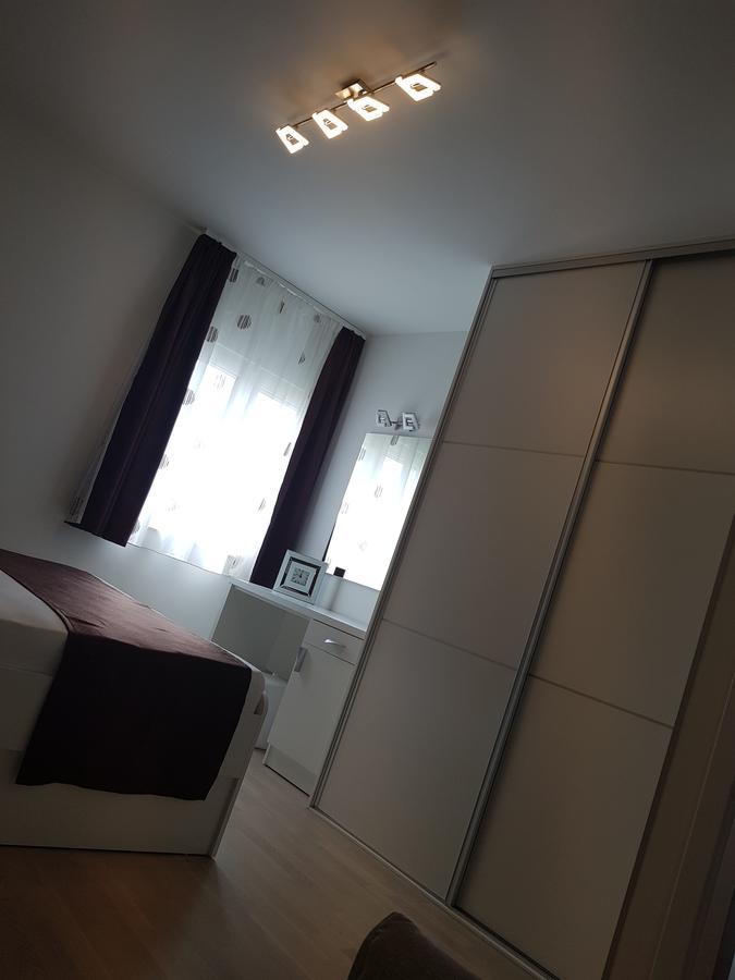 Apartments Petricevic Подстрана Экстерьер фото