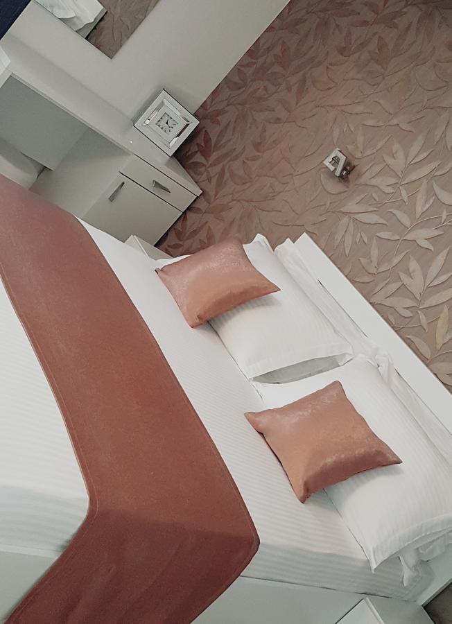 Apartments Petricevic Подстрана Экстерьер фото